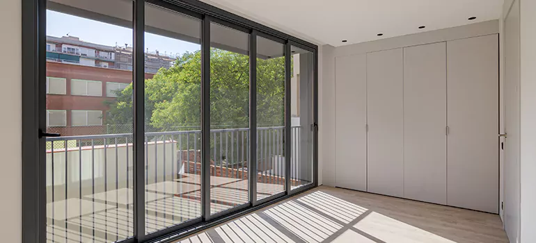 Aluminum Glazed Window Installation in Laval, QC