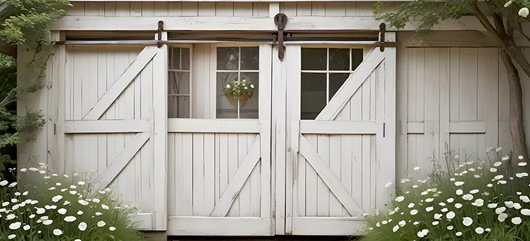 Rear Barn Door Repair in Laval, QC