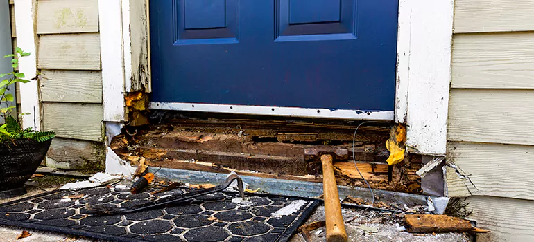 Broken Door Jamb Repair in Laval, QC