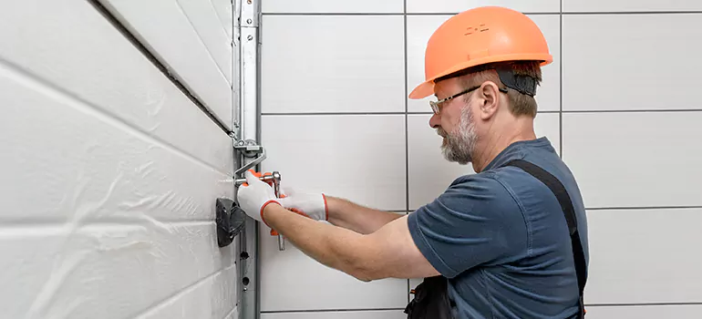 Commercial Garage Door Repair in Laval, QC