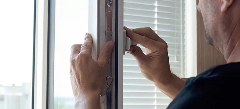 Custom Hopper Windows in Laval, Quebec