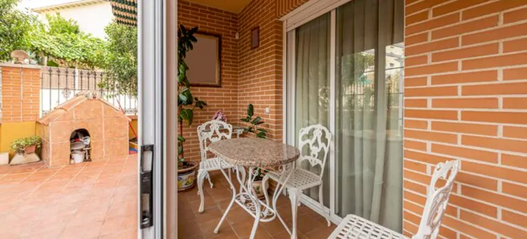 Adding Porch Enclosures To Your Home in Laval, Quebec