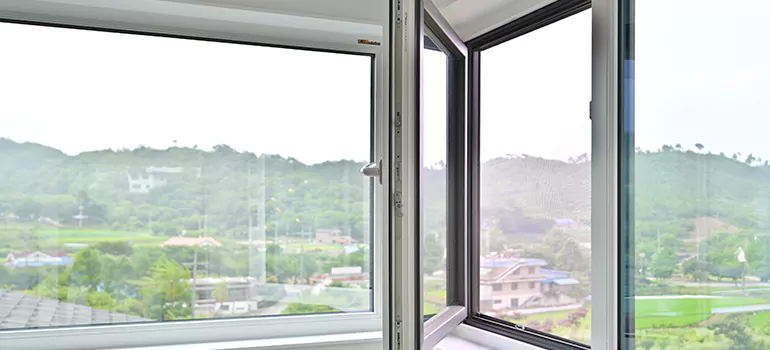 Large Triple Pane Windows in Laval, QC
