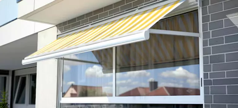 Awning Window Maintenance in Laval, QC