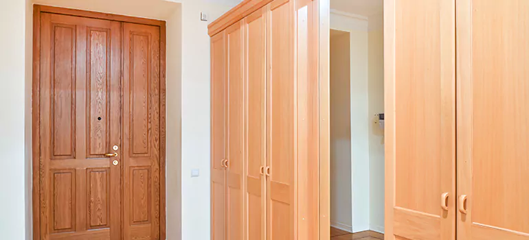 Glass Closet Door Repair in Laval, Quebec
