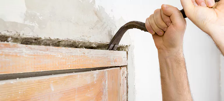 Metal Door Jamb Repair in Laval, QC
