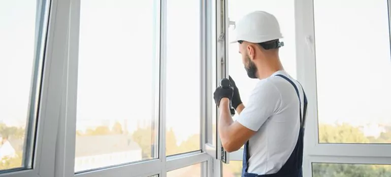Custom Lever Windows Installation in Laval, Quebec