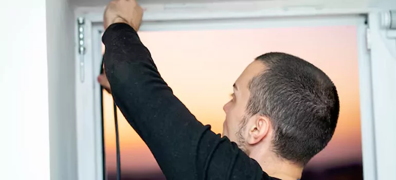 Bulb Weatherstripping For Windows in Laval, QC